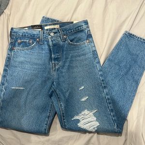 Nwt LEVI WEDGIE JEAN